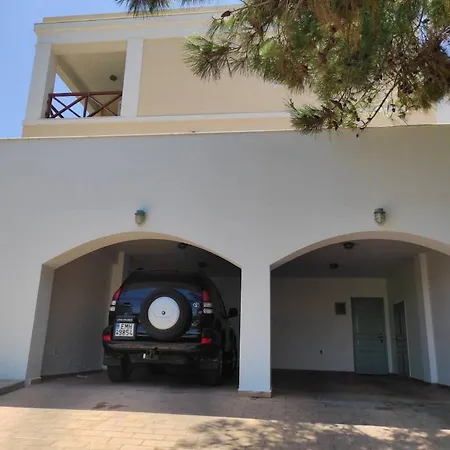 Villa Lovely Villa With Garden Parking In Syros Greece *