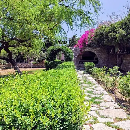 Lovely Villa With Garden Parking In Syros Greece Villa Rozia